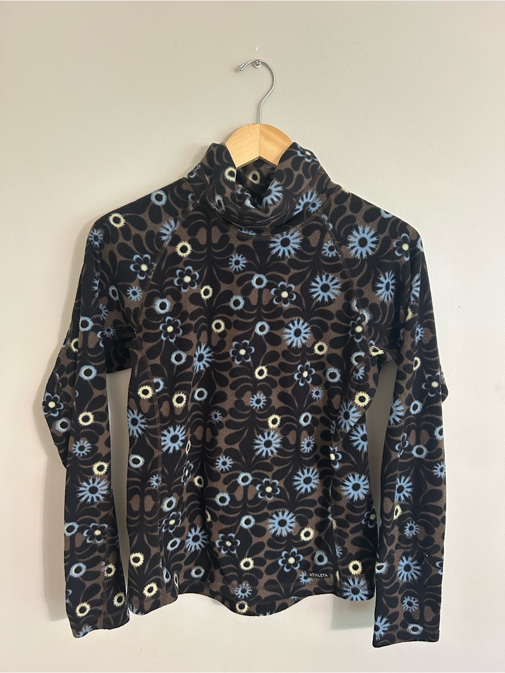 Athleta Women's Floral Turtleneck Top in Black and Blue